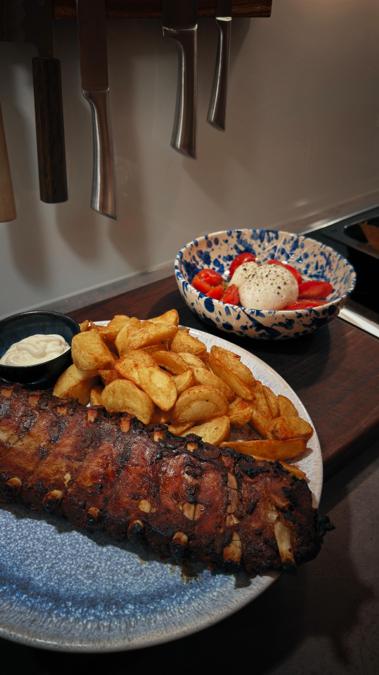 Sous-Vide Spareribs with Crispy Wedges, Sour Cream Dip & Burrata-Tomato Salad