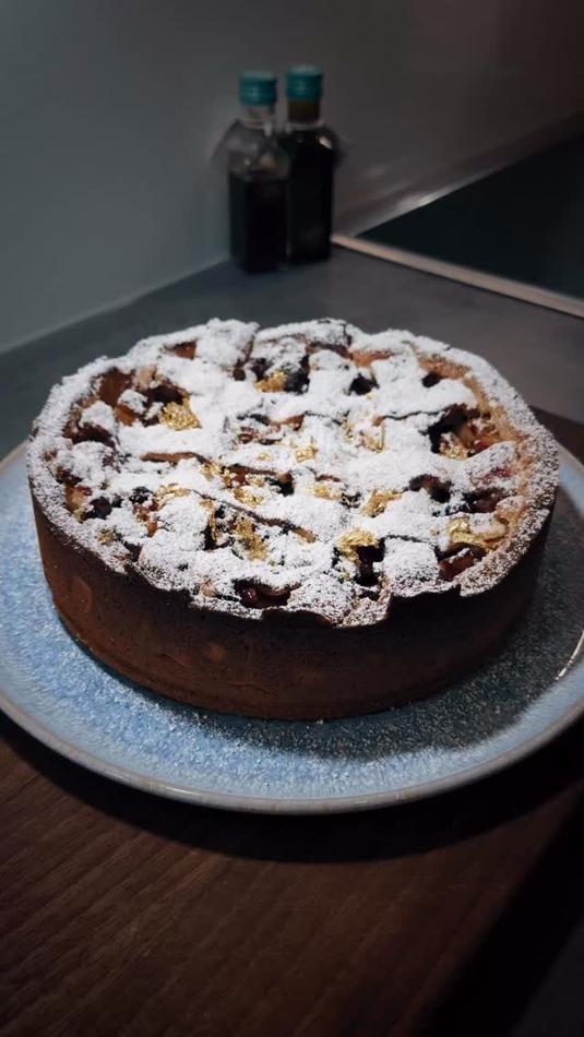 Dutch Apple Pie with Hidden Vanilla Custard