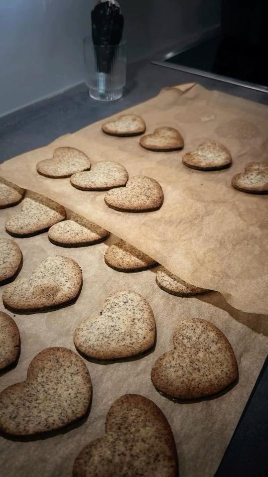 Germknödel Cookies with Plum Jam and Poppy Seeds