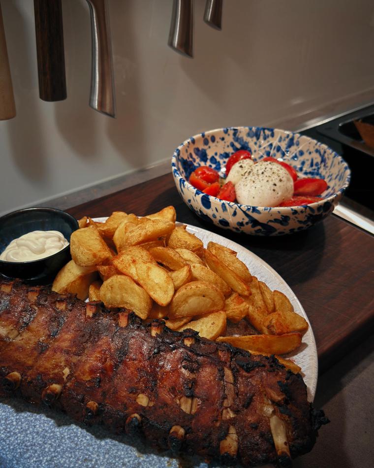 Sous-Vide Spareribs with Crispy Wedges, Sour Cream Dip & Burrata-Tomato Salad