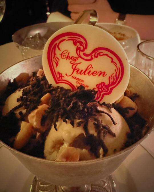 Romantic dinner at Chez Julien, Paris