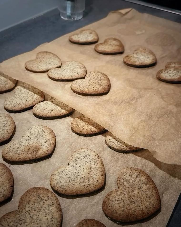 Germknödel Cookies with Plum Jam and Poppy Seeds